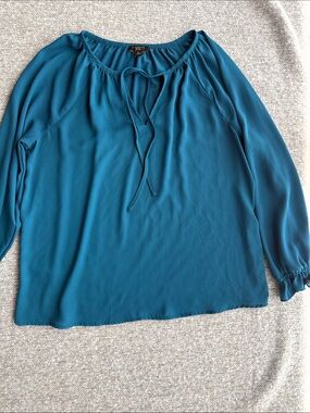 Ann Taylor Petite Worthington Teal Tie-Front Long-Sleeve Blouse Size M